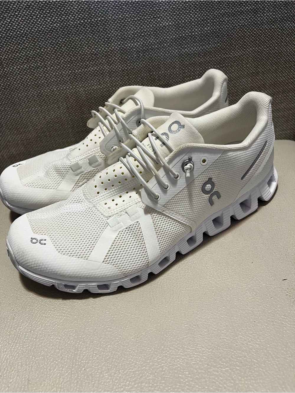 On Cloud 5 Running White Mesh Lace-Up Sneakers Women’s Size 8 - Picture 2 of 9